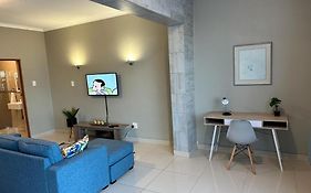 St Ives Beach Access Apartment